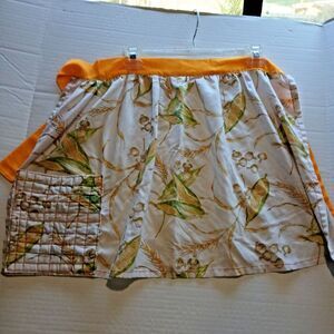 Vintage Small Yellow & Green Country Apron with Corn & Wheat on it.